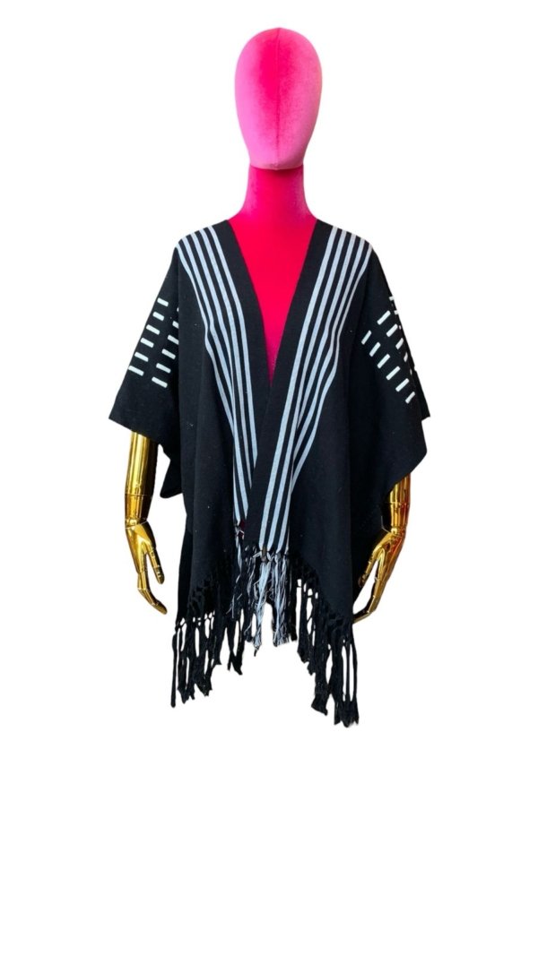 Chalina negra con rayas blancas