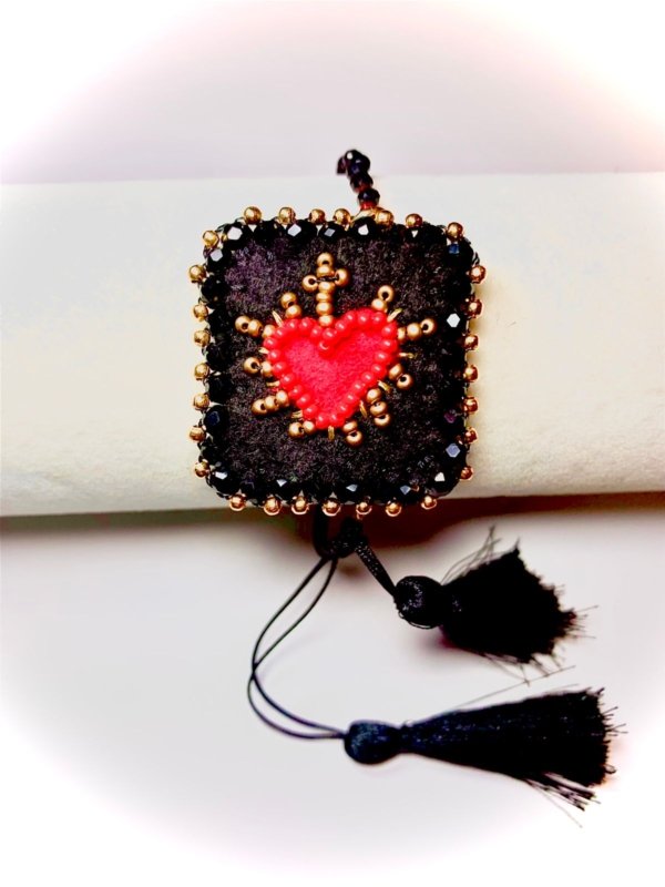 Pulsera “Corazón Nocturno”