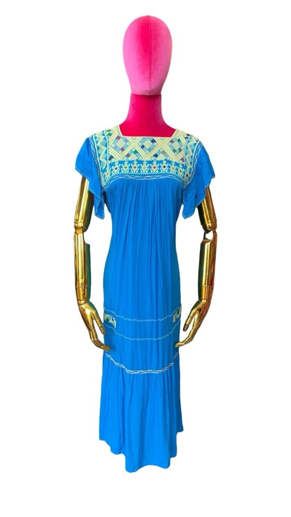 Vestido Azul Bordado