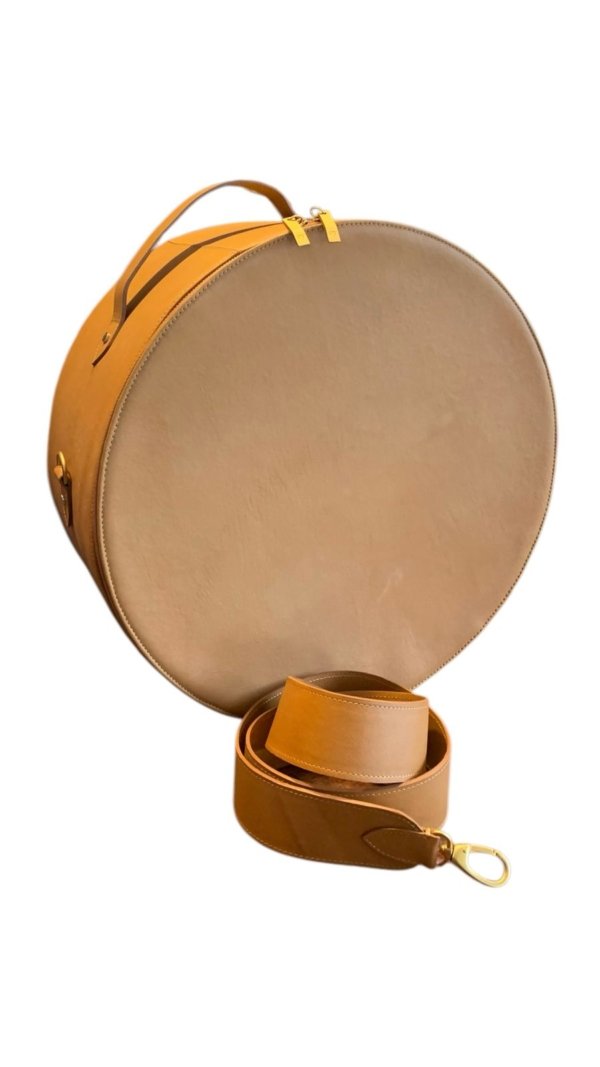 Porta sombreros color cafe claro con crema