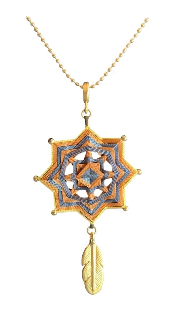 Collar “Raíz Dorada”