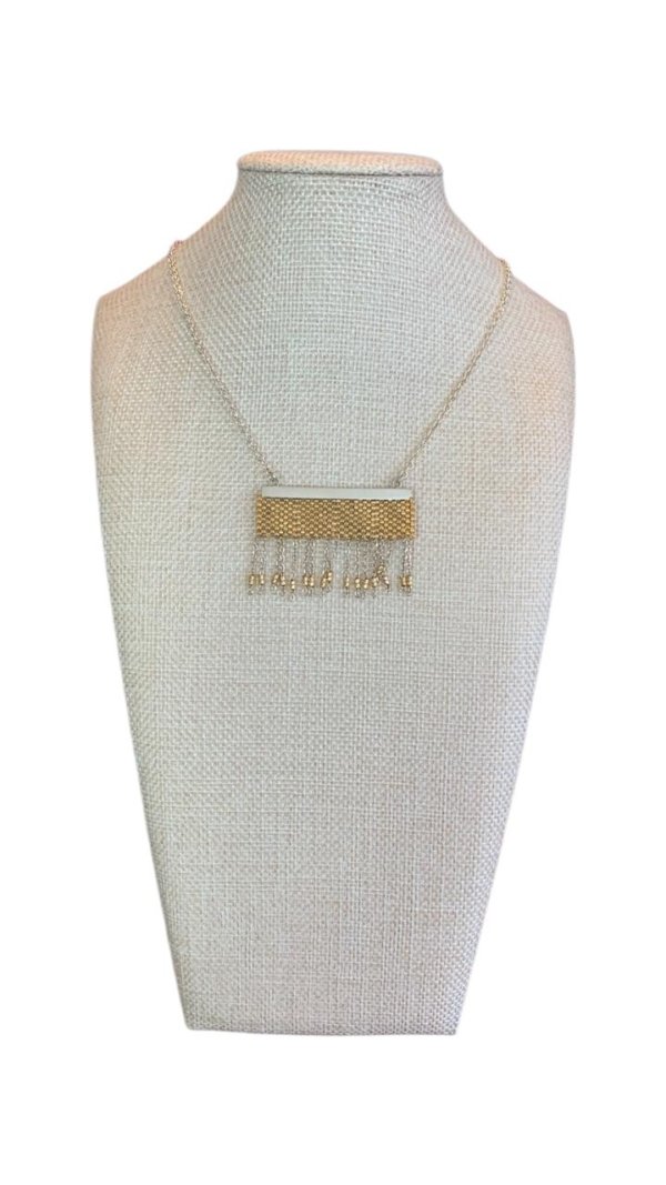 Collar lluvia dorada