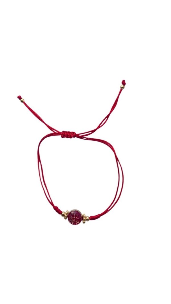 Pulsera de hilo rojo con moneda