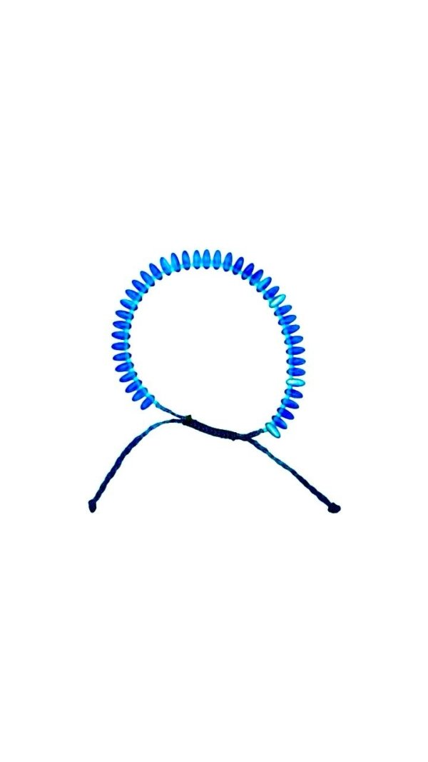 Pulsera azul con cuentas tipo pétalo
