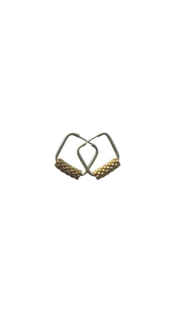 Aretes alambre con detalle dorado