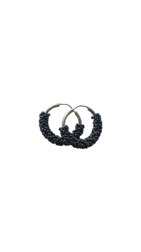Aretes argolla negra