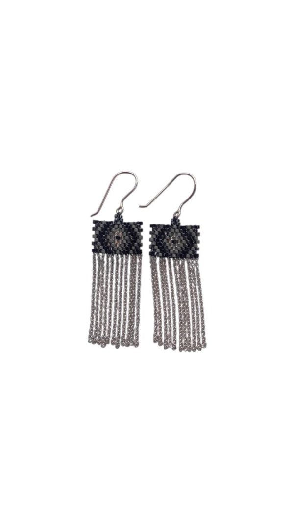 Aretes flecos negros