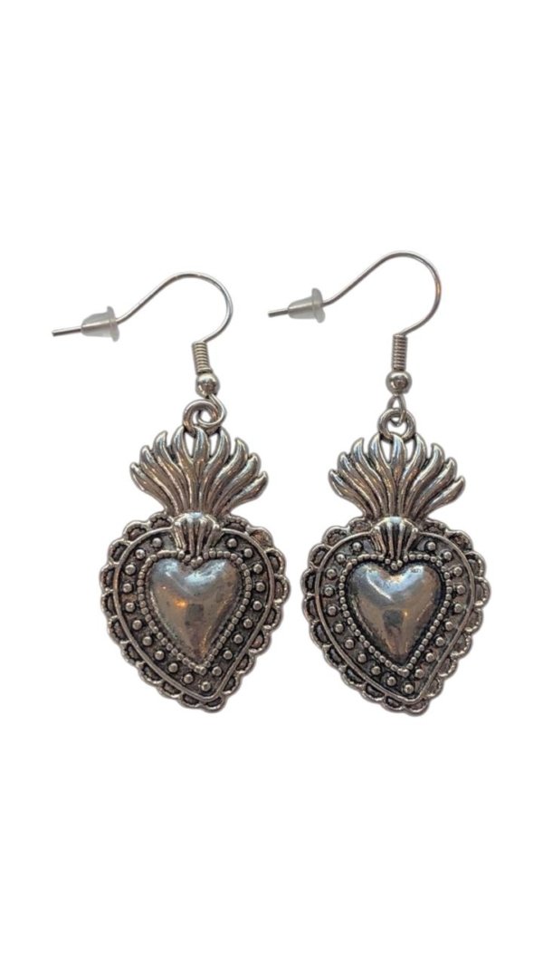 Aretes corazón milagroso en plata antigua