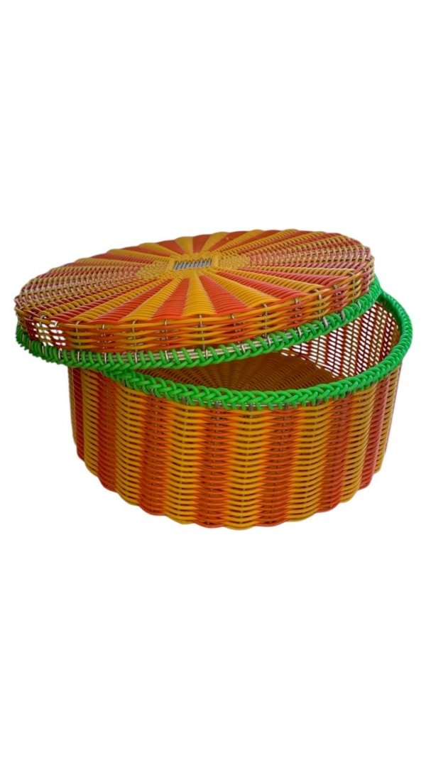 Tortillera color naranja, amarillo y verde