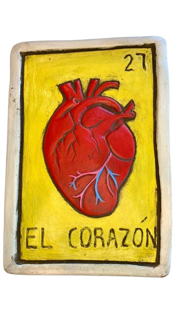 Carta tipo loteria con Fondo amarillo con "El corazon"