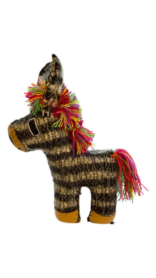 Figura de burrito color café con crema