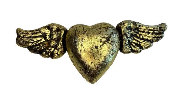 Corazón dorado con café con alas