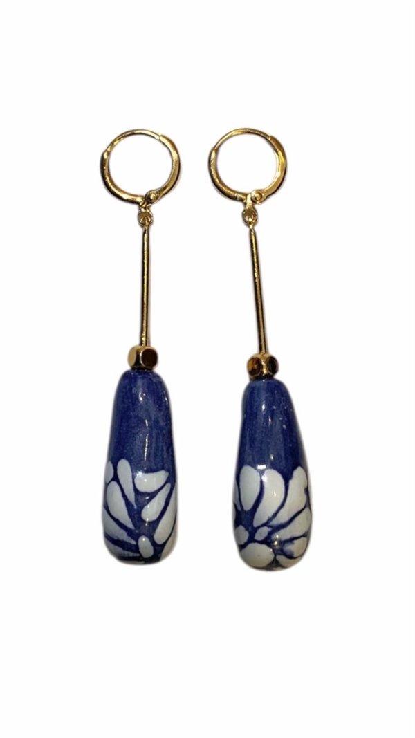 Aretes lágrima azul pintados a mano