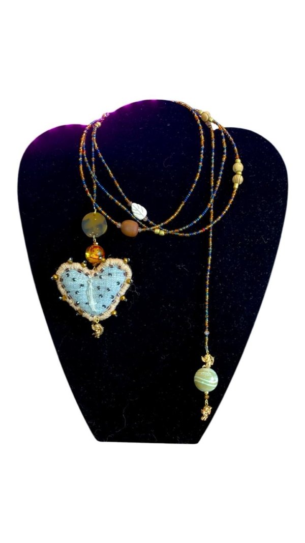 Collar “Corazón Tierra”