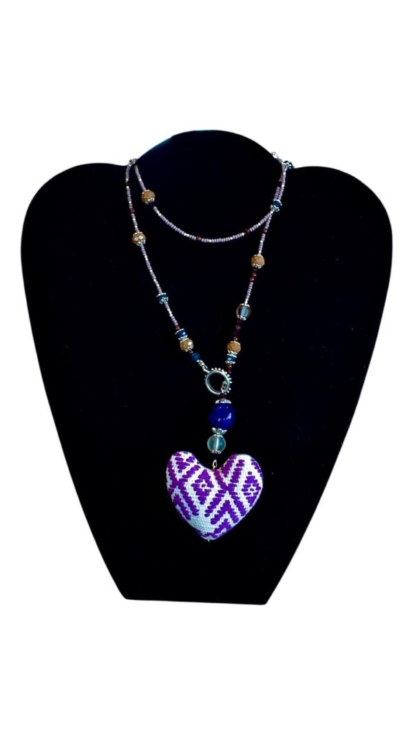 Collar “Raíz y Corazón”