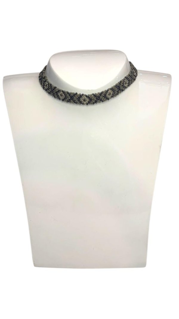 Choker “Sombra tejida”.